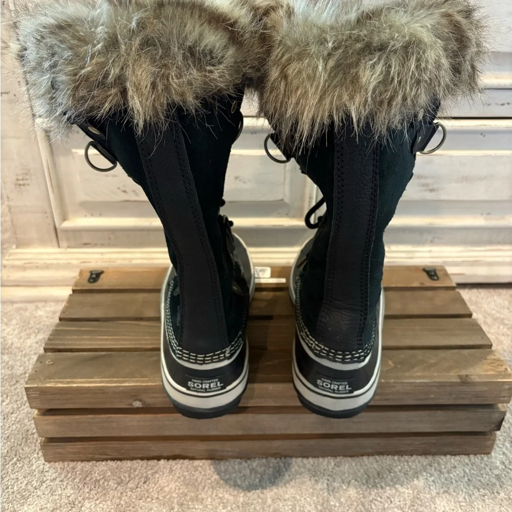 Sorel Black and Brown Winter Boots with Fur Trim - Picture 4 of 5